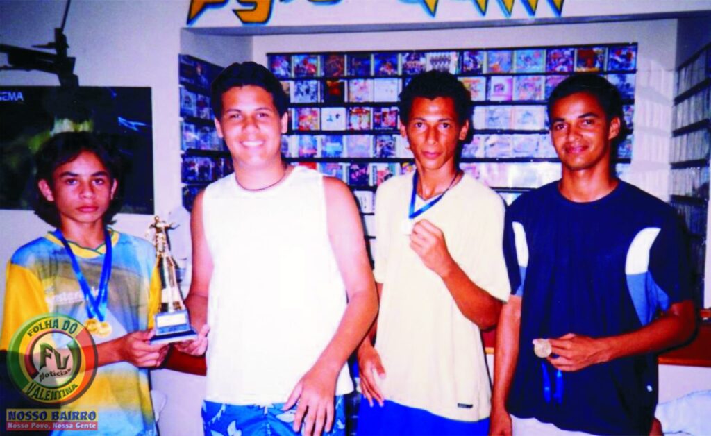 Petrúcio Moreira Prado realiza a entrega de premiação de campeonato de futebol na Byte Games.