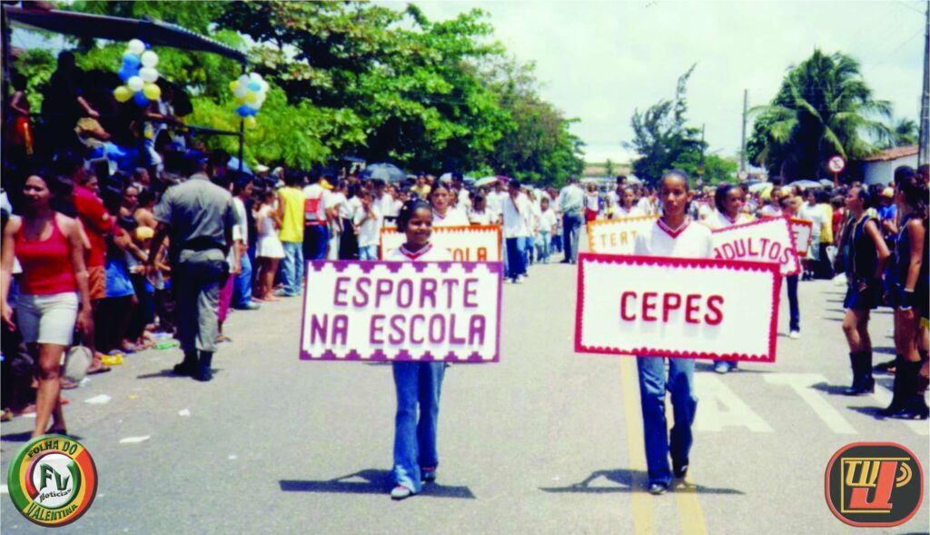 Desfiles civicos de outubro no jornal Folha do Valentina 2003
