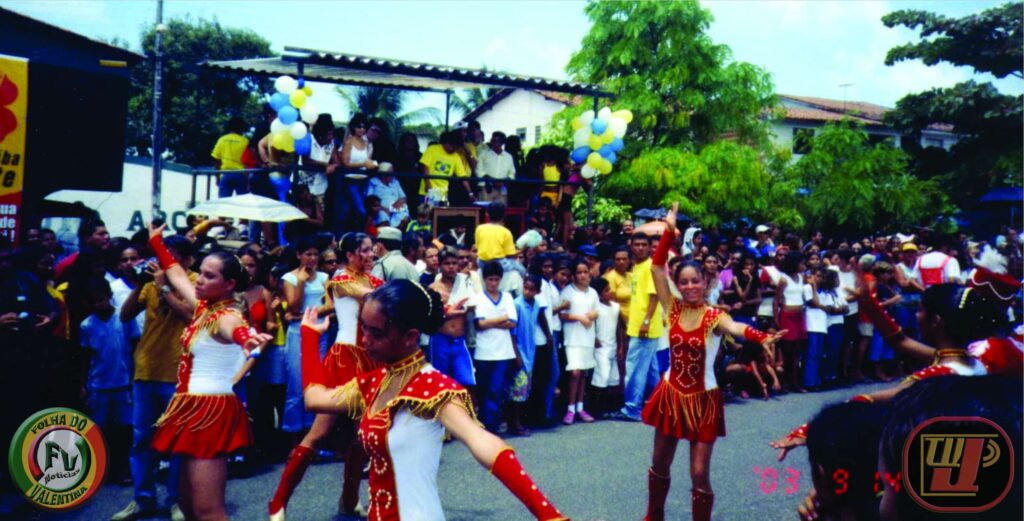 Desfile escolar do colegio Fundacao Bradesco na Folha do Valentina 2003
