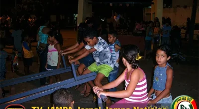 Crianças brincando nos brinquedos na reforma da Praça Soares Madruga no Valentina